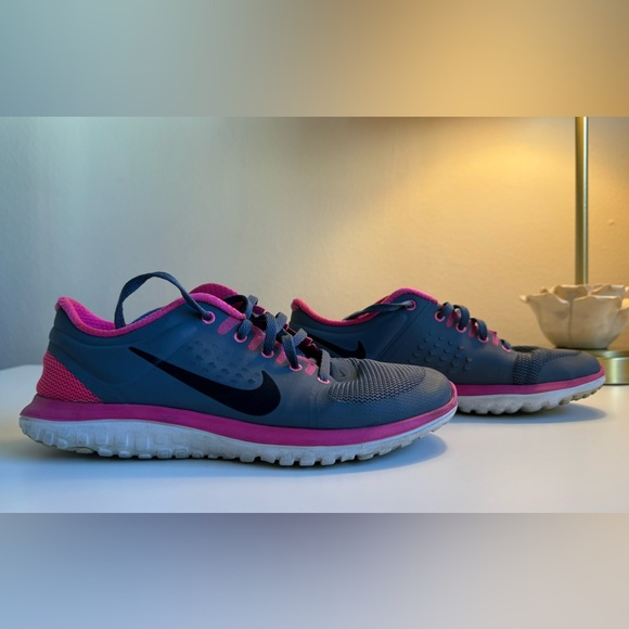 Nike Fitsole Lite Running Sneakers - Picture 10 of 15